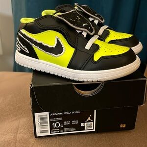 NIKE JORDAN 1 LOW ALT SE for toddler boy size 10 - volt, black & white 10C